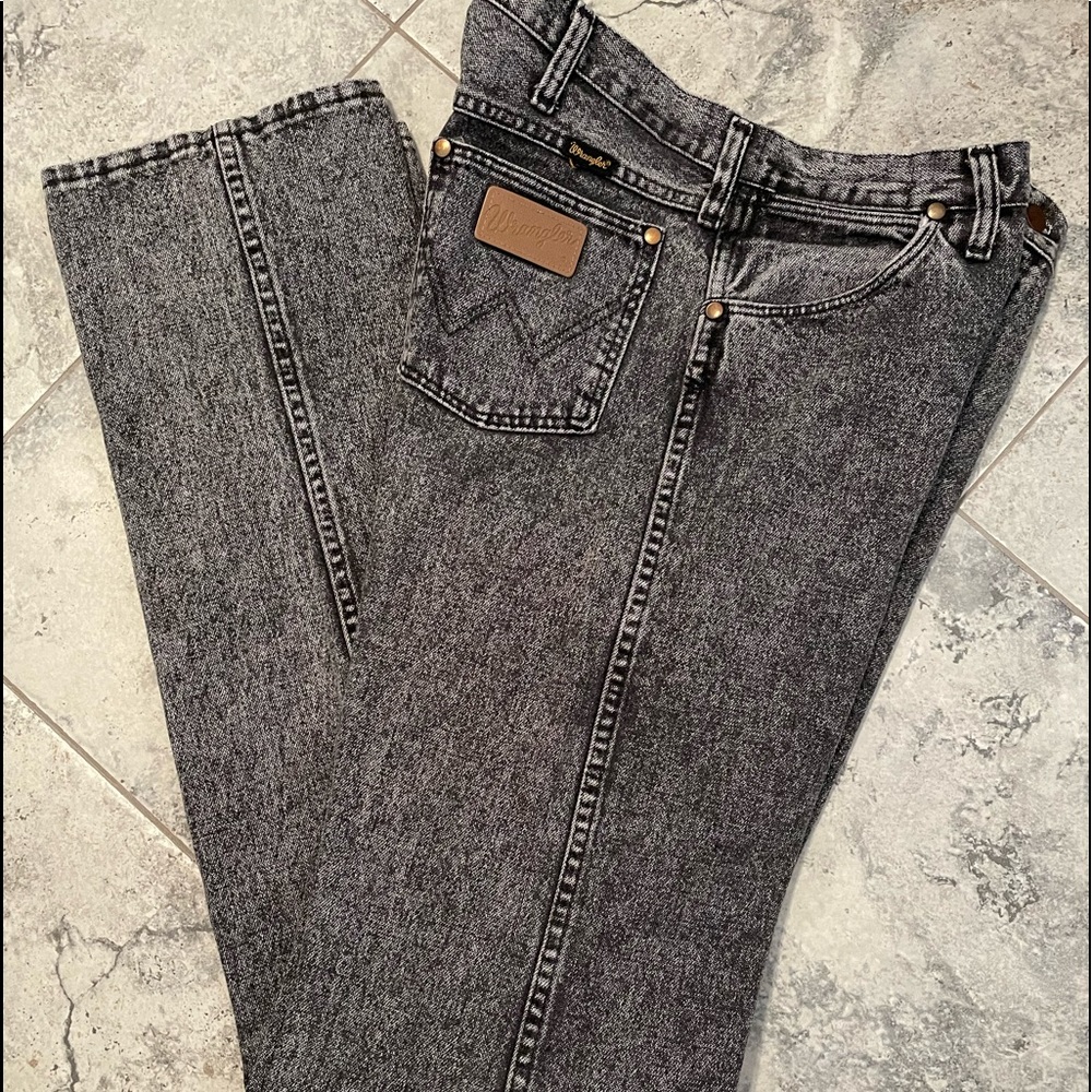 WRANGLER VINTAGE BLACK WASH JEANS. 34x38